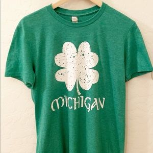 Michigan Four Leaf Clover T-shirt Size Med Green, Like New